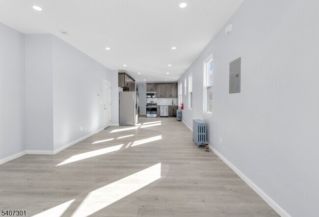 Building Photo - 918 Pennington St