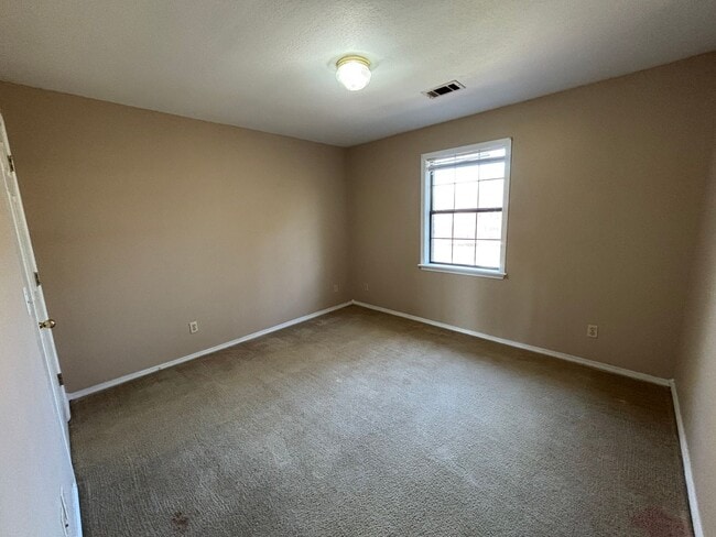 Building Photo - 112 W 15th St