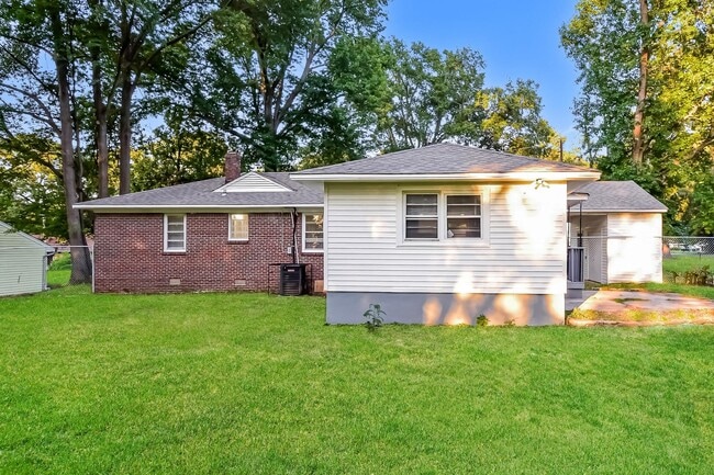 Building Photo - 5041 Davis Cove