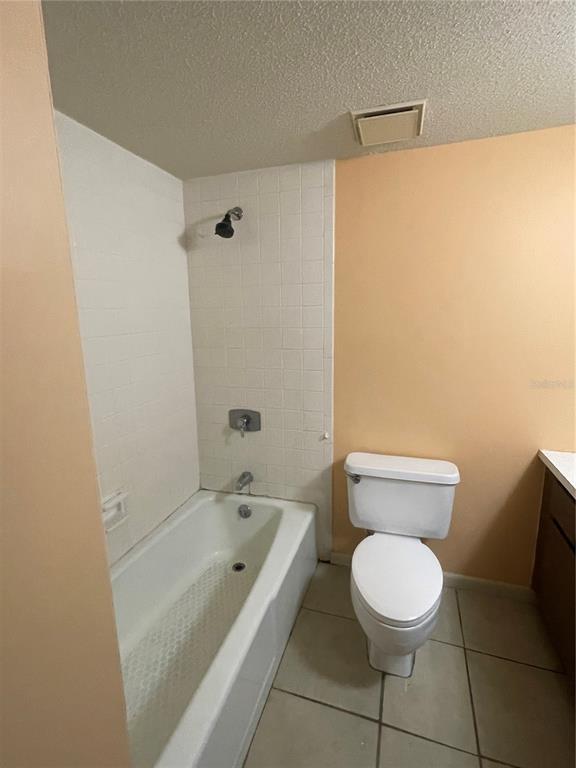 Building Photo - 549 Fairways Dr