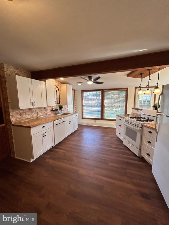 Primary Photo - 120 Clarkson Dr