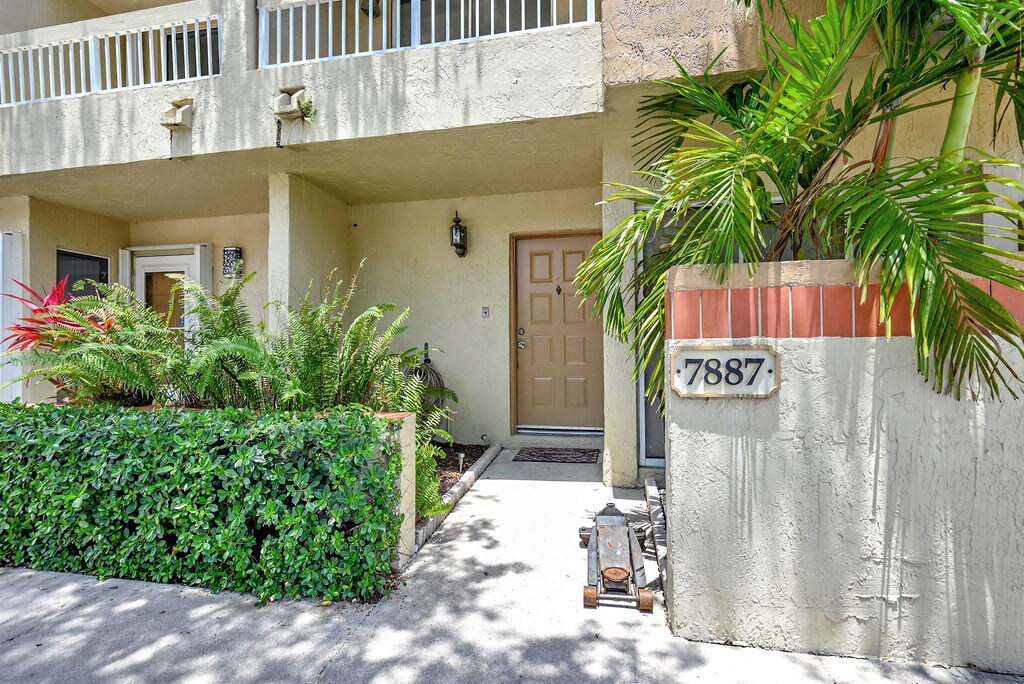 Building Photo - 7887 NW 7th Ct