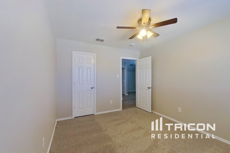 Building Photo - 1085 Harriman Dr