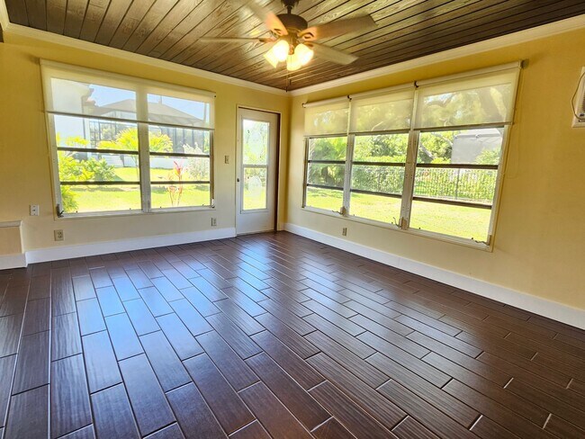 Building Photo - Venice Island – North of Venice Ave - Annual Single Family Home– Minutes from Venice Beach, Mains...