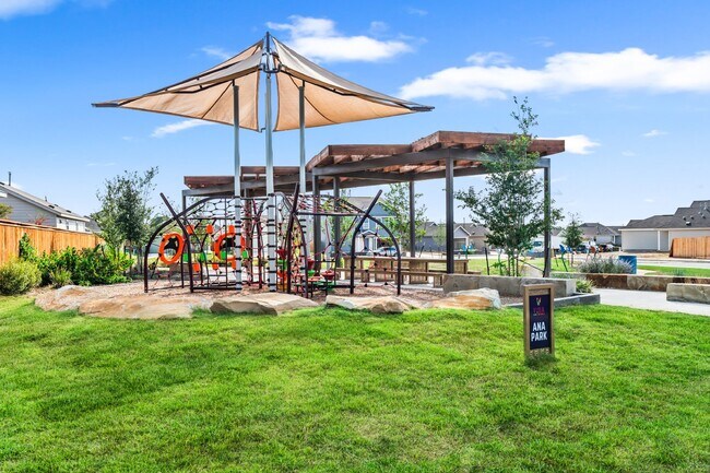 Building Photo - 10119 Ana Hts