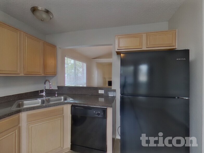 Building Photo - 10221 Dallam Ln