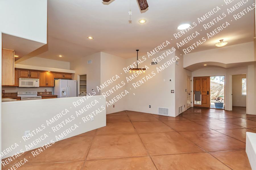 Building Photo - 1711 N Baxter Dr
