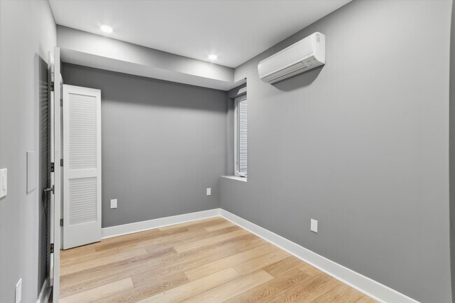 Building Photo - 1615 Poplar St