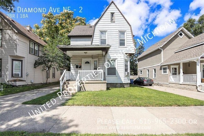 Building Photo - 31 Diamond Ave NE