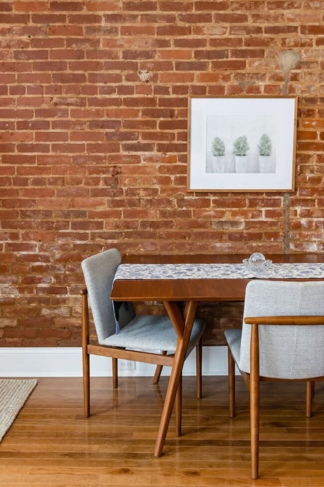 Building Photo - 152 E McMicken Ave