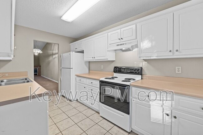 Building Photo - 2011 Summer Valley Way