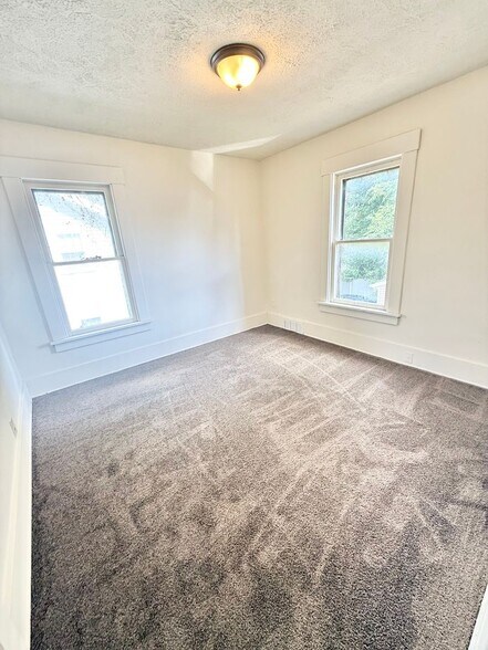 Building Photo - 2806 10th St SW