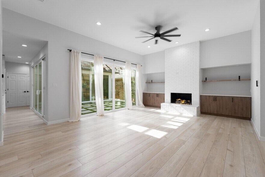 Building Photo - 14140 Regency Pl