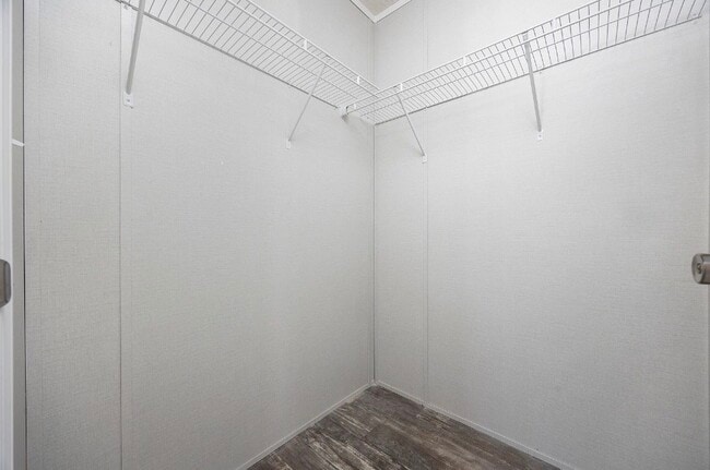 Building Photo - 8376 Huntington Ct