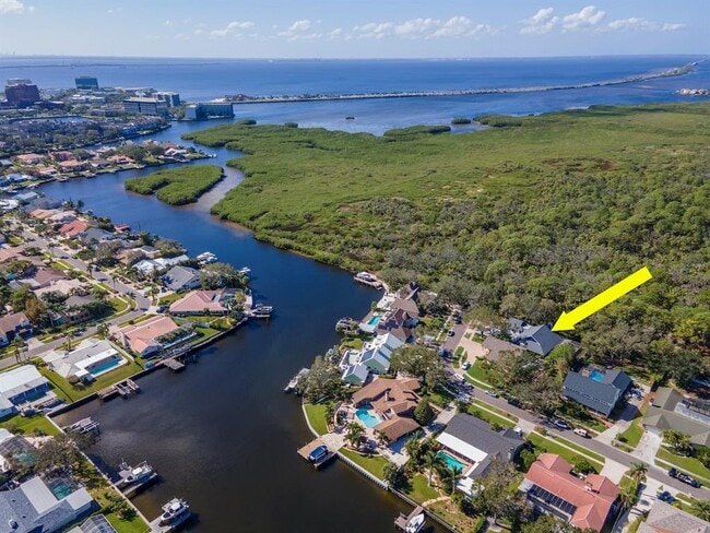 Building Photo - 4202 Deepwater Ln