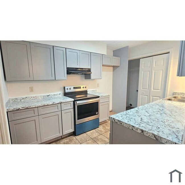 Building Photo - 4513 Golf Vista Cir