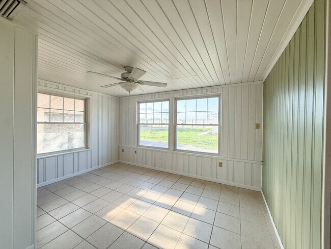 Building Photo - 32132 Perch Ave