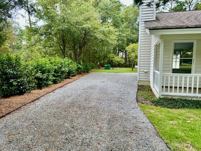 Building Photo - Completely Remodeled Ranch Style Home in the Heart of Downtown Bluffton and no HOA!