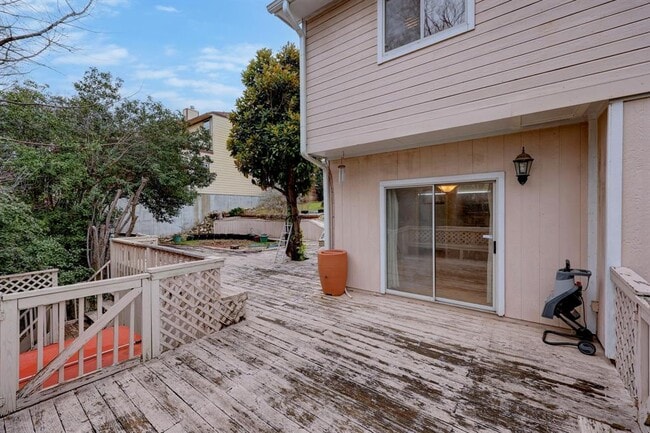Building Photo - 1100 Silverton Ct
