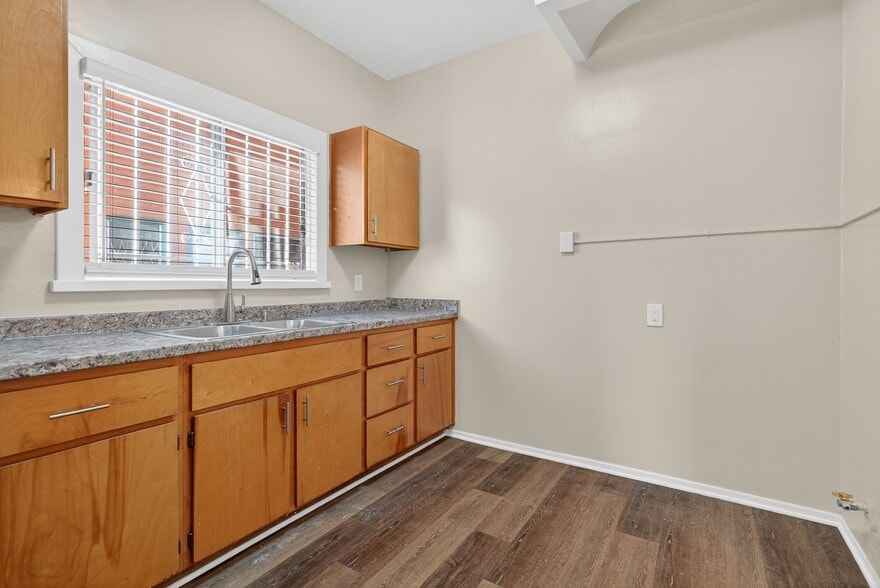 Building Photo - 1101 Orizaba Ave