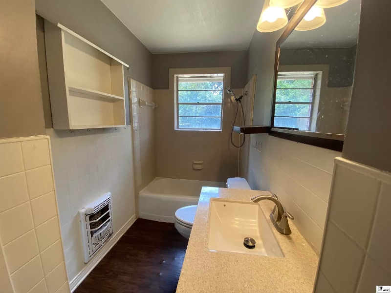 Building Photo - 513 Nichols Dr