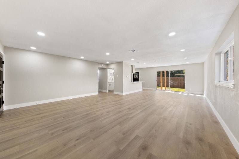 Building Photo - 605 Melrose Dr