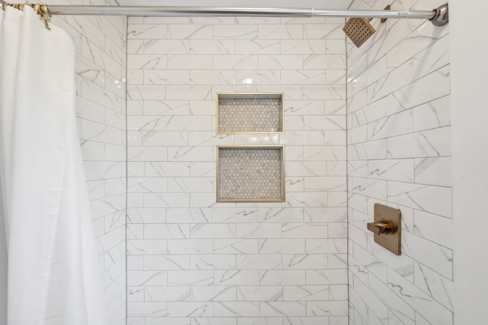 Building Photo - 95 Leroy St