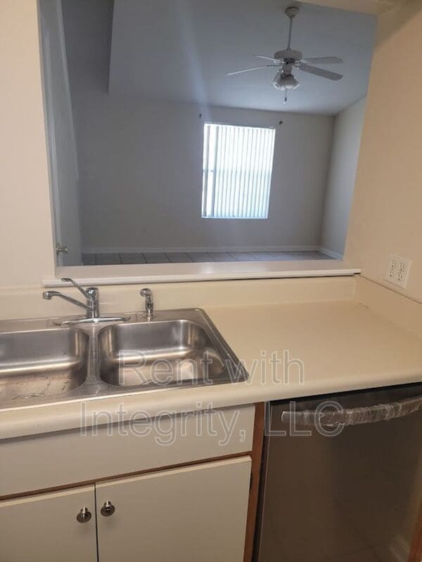 Building Photo - 1350 Castelnau Ct