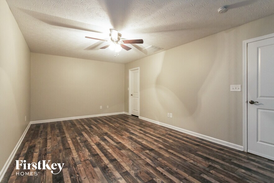 Building Photo - 8305 Wheatfield Dr