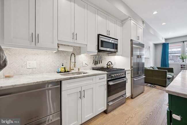 Building Photo - 1636 Trinidad Ave NE