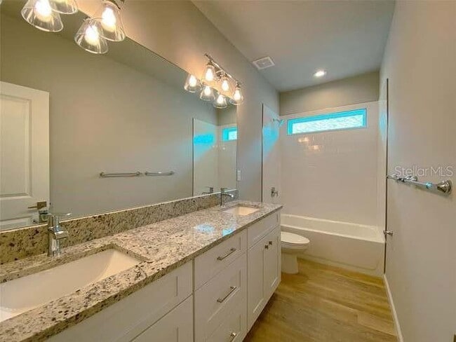 Building Photo - 3904 W Everett Ave