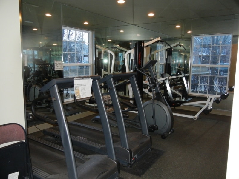 Building Photo - 16803 Dover Dr