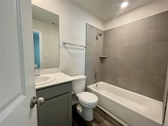 Building Photo - 111 Ostracoda Ln