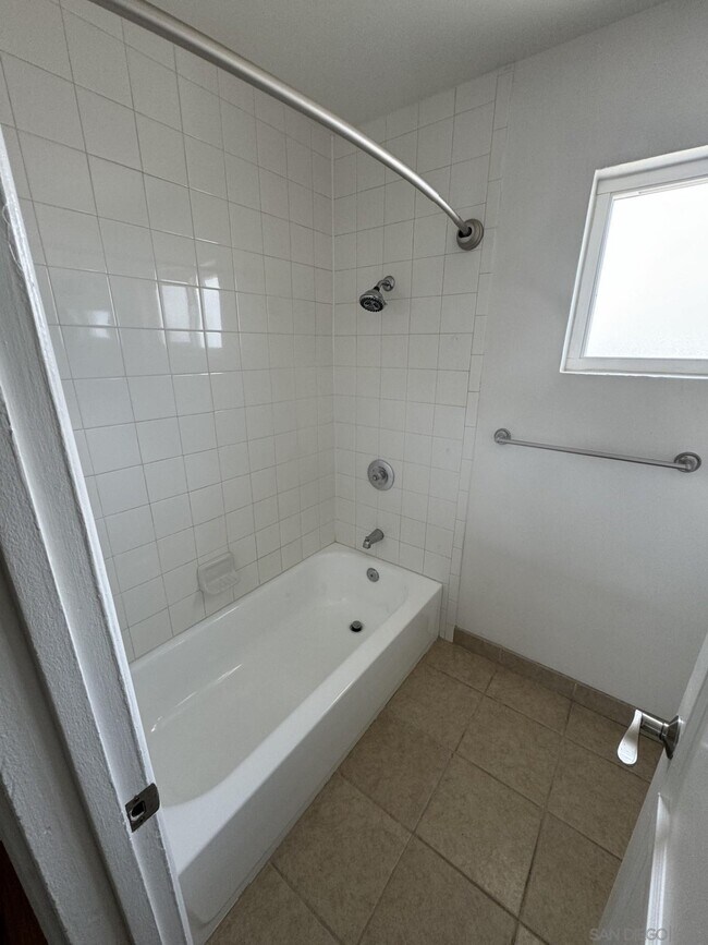 Building Photo - 4919 W Point Loma Blvd