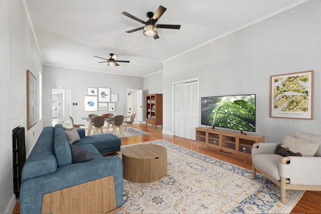 Primary Photo - 325 E Hector St