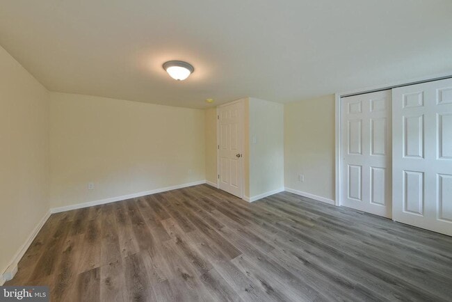 Building Photo - 422 Willow Grove Ave