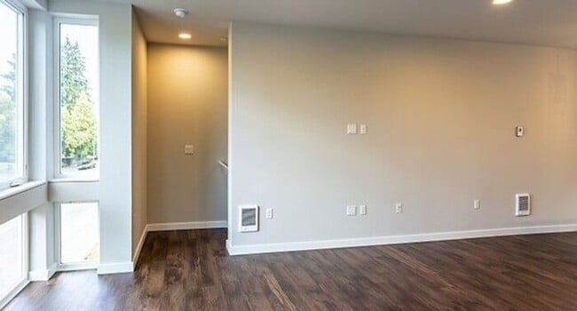 Building Photo - Brand New Pinehurst Home with Hardwood Floors & Easy I-5 Access