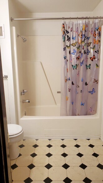 Building Photo - 1050 Curtis St