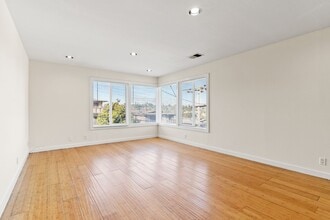 Building Photo - Simplify Your Life: Modern 2-Bed w/ Parkin...