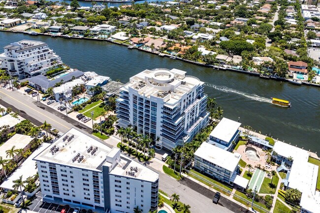 Building Photo - 715 Bayshore Dr