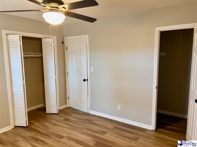 Building Photo - 1052 Wellington Dr