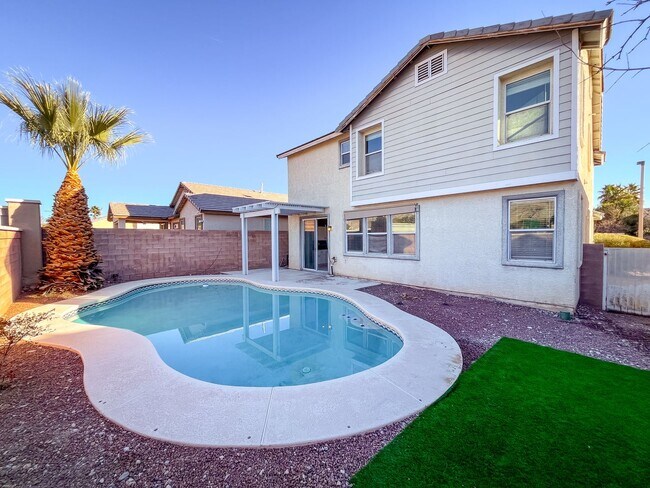 Building Photo - **$500 OFF MOVE IN BY 08/07/2026**Charming Two-Story Home In the Heart of Summerlin with Pool