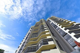 Building Photo - 6001 Pelican Bay Blvd
