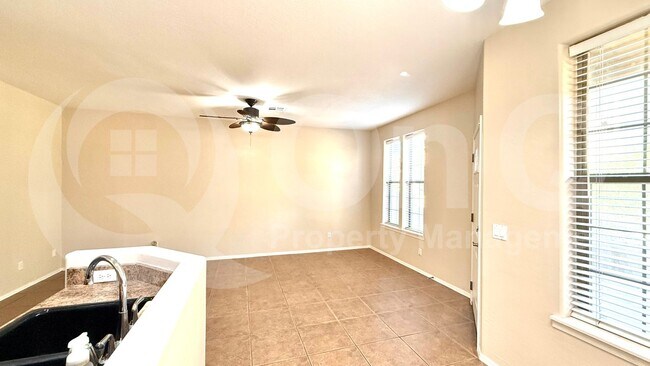Building Photo - 6710 E University Dr