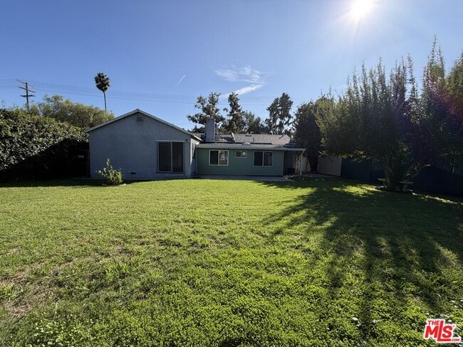 Building Photo - 18649 Chase St