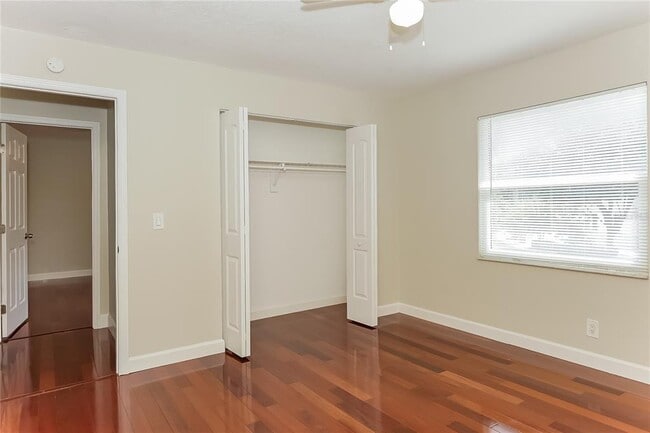Building Photo - 38 Woodlake Dr