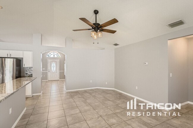 Building Photo - 30433 Tremont Dr