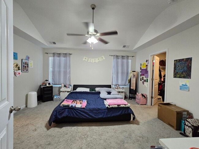 Building Photo - 335 Niblick Dr