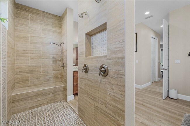 Building Photo - 2525 SW 27th Pl
