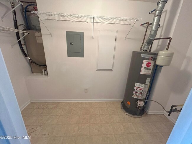 Building Photo - 4140 Breezewood Dr